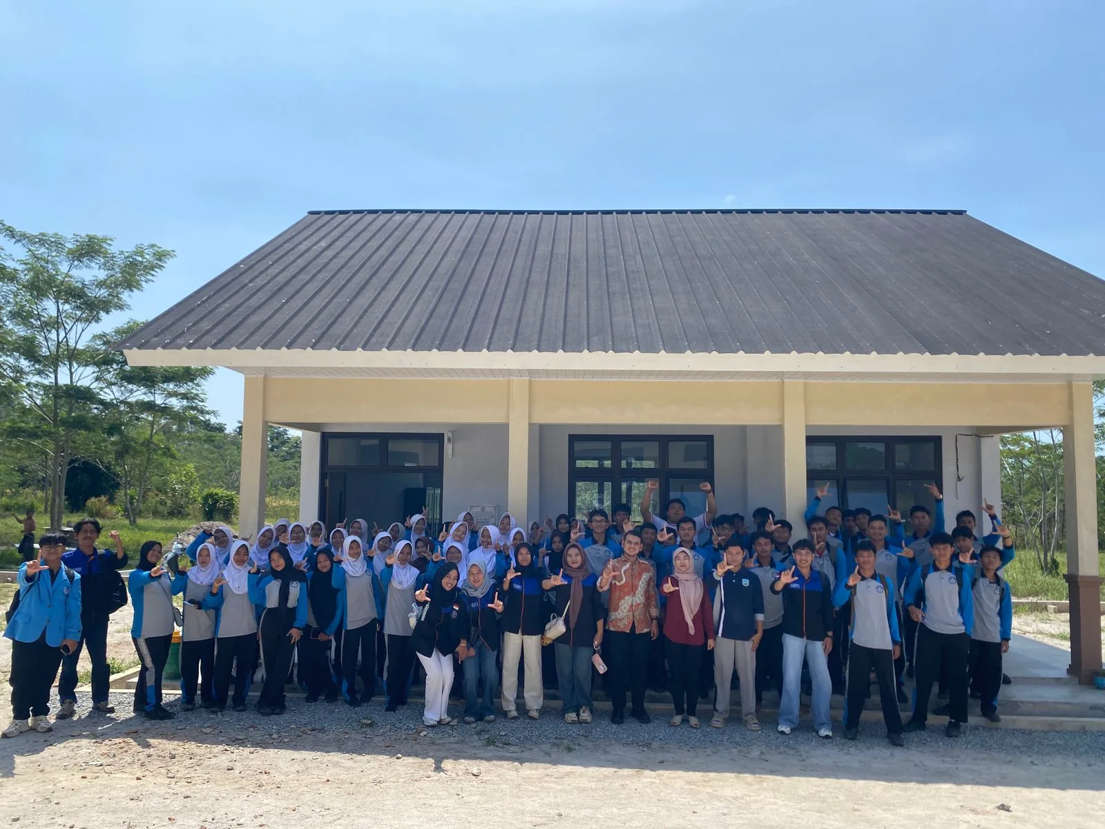 Dosen Prodi PPKn Sampaikan Sosialisasi Pendidikan Tinggi di SMA Negeri 2 Sungailiat